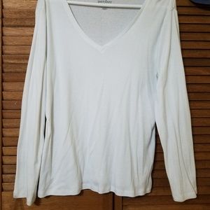 Old Navy Tops - Old Navy White V-Neck Long Sleeve Perfect Old Navy Tops - Old Navy White V-Neck Long Sleeve Perfect